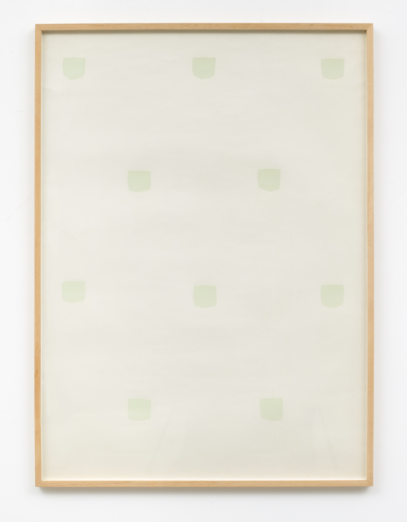 Empreintes de pinceau N°50 répétées à intervalles réguliers de 30 cm (“Miroir d’eau”)